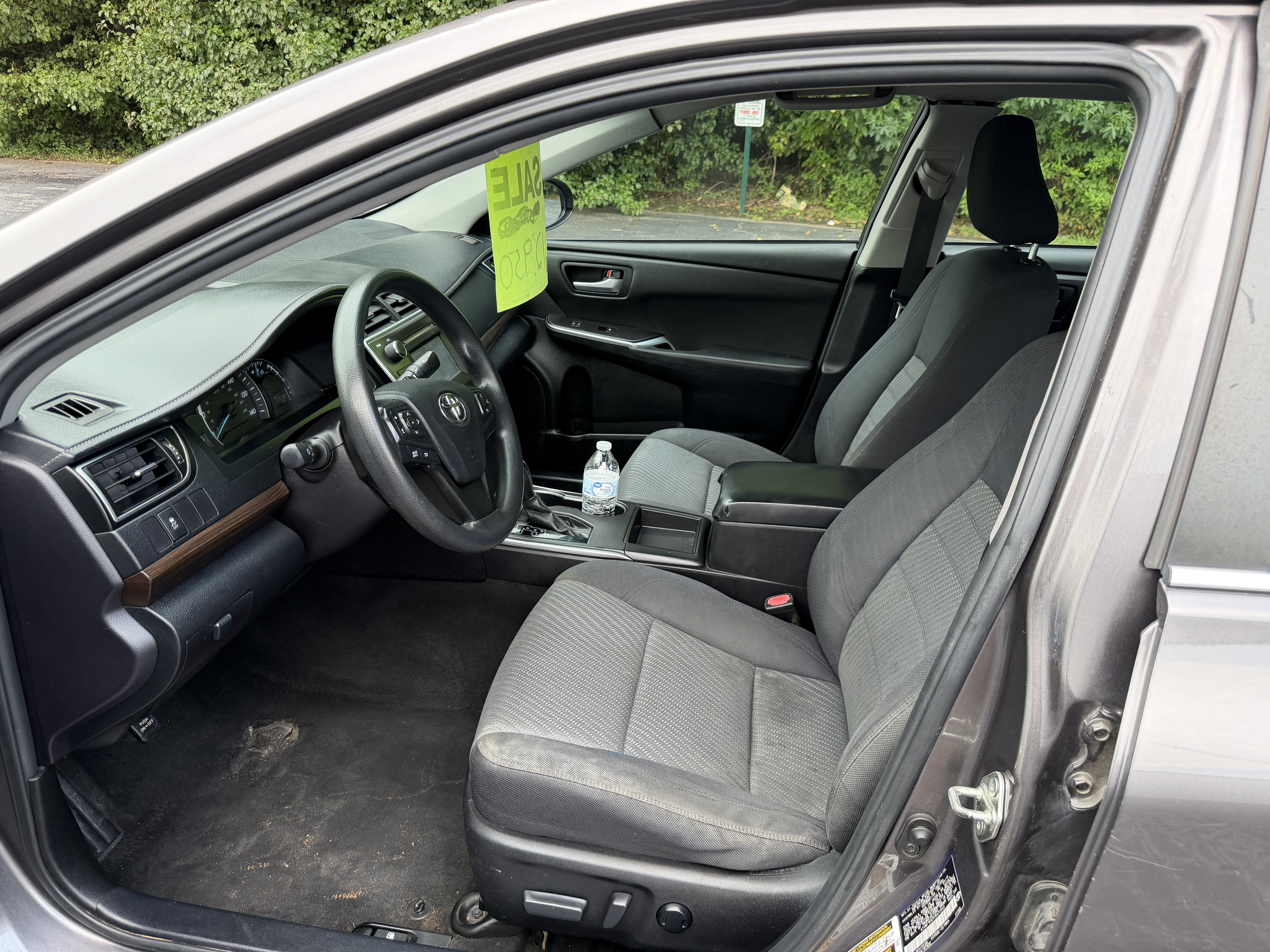 2015 Toyota Camry LE - Photo 9