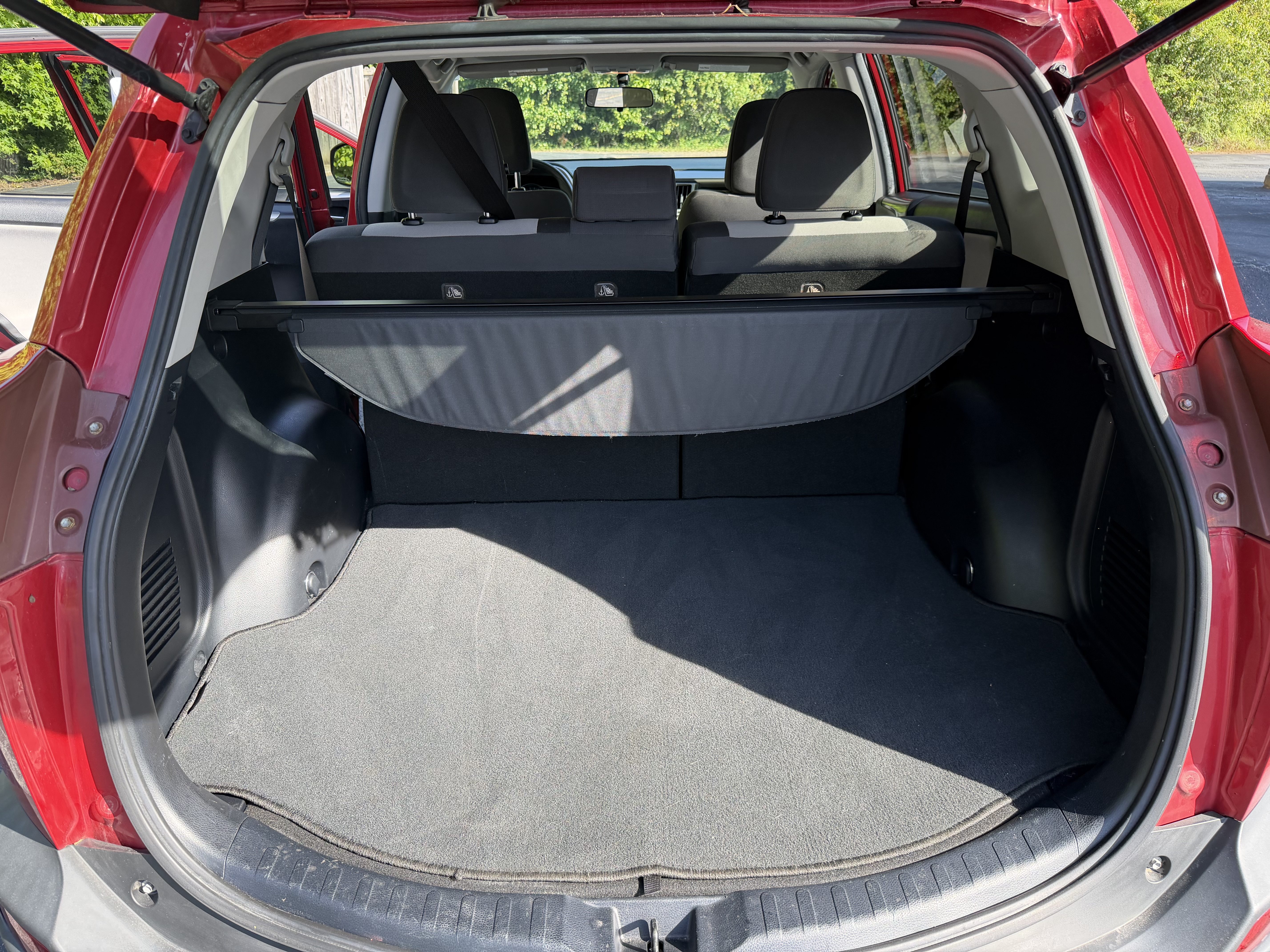 2014 Toyota RAV4 XLE - Photo 11