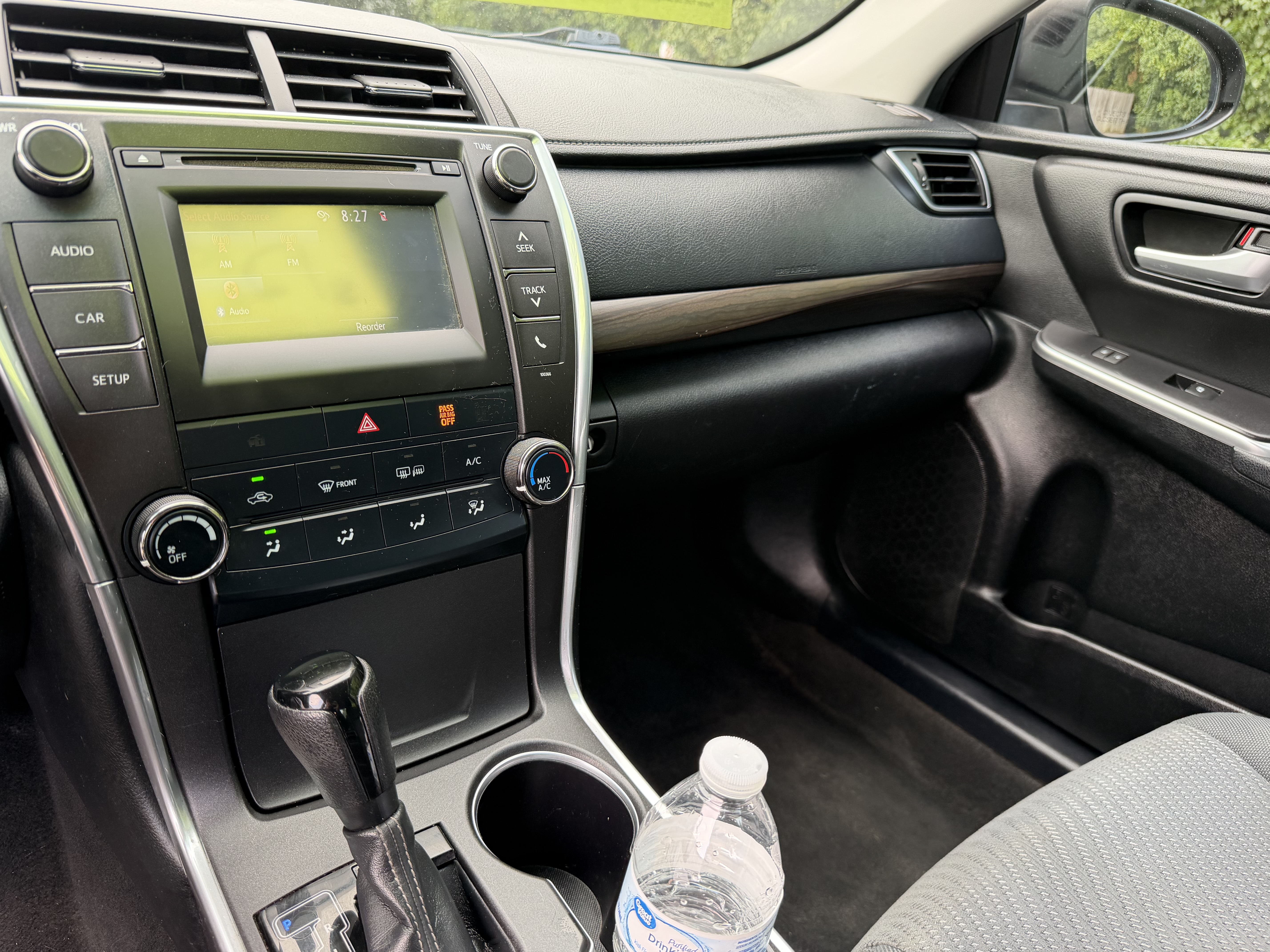 2015 Toyota Camry LE - Photo 11