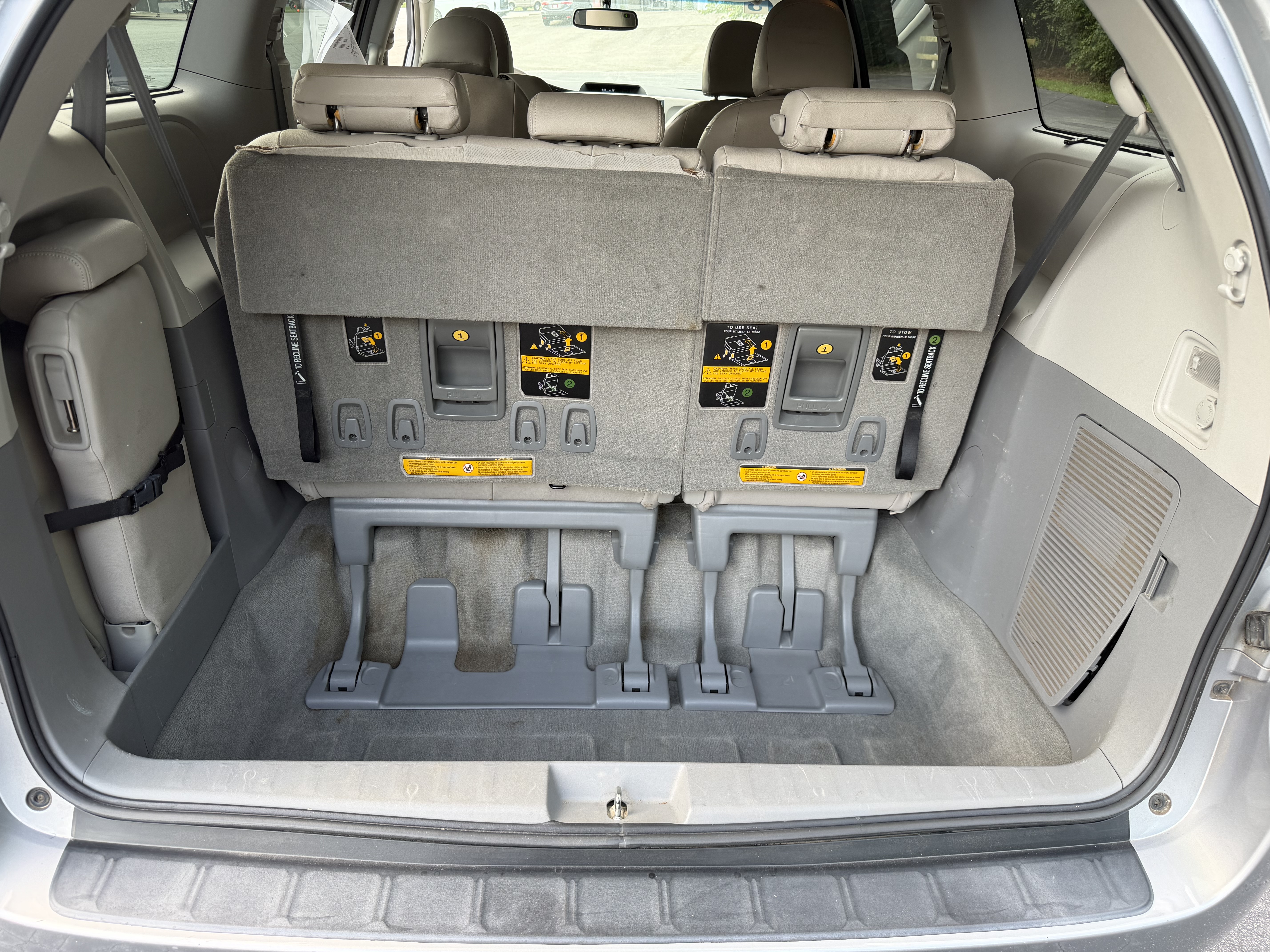 2013 Toyota Sienna LE - Photo 11