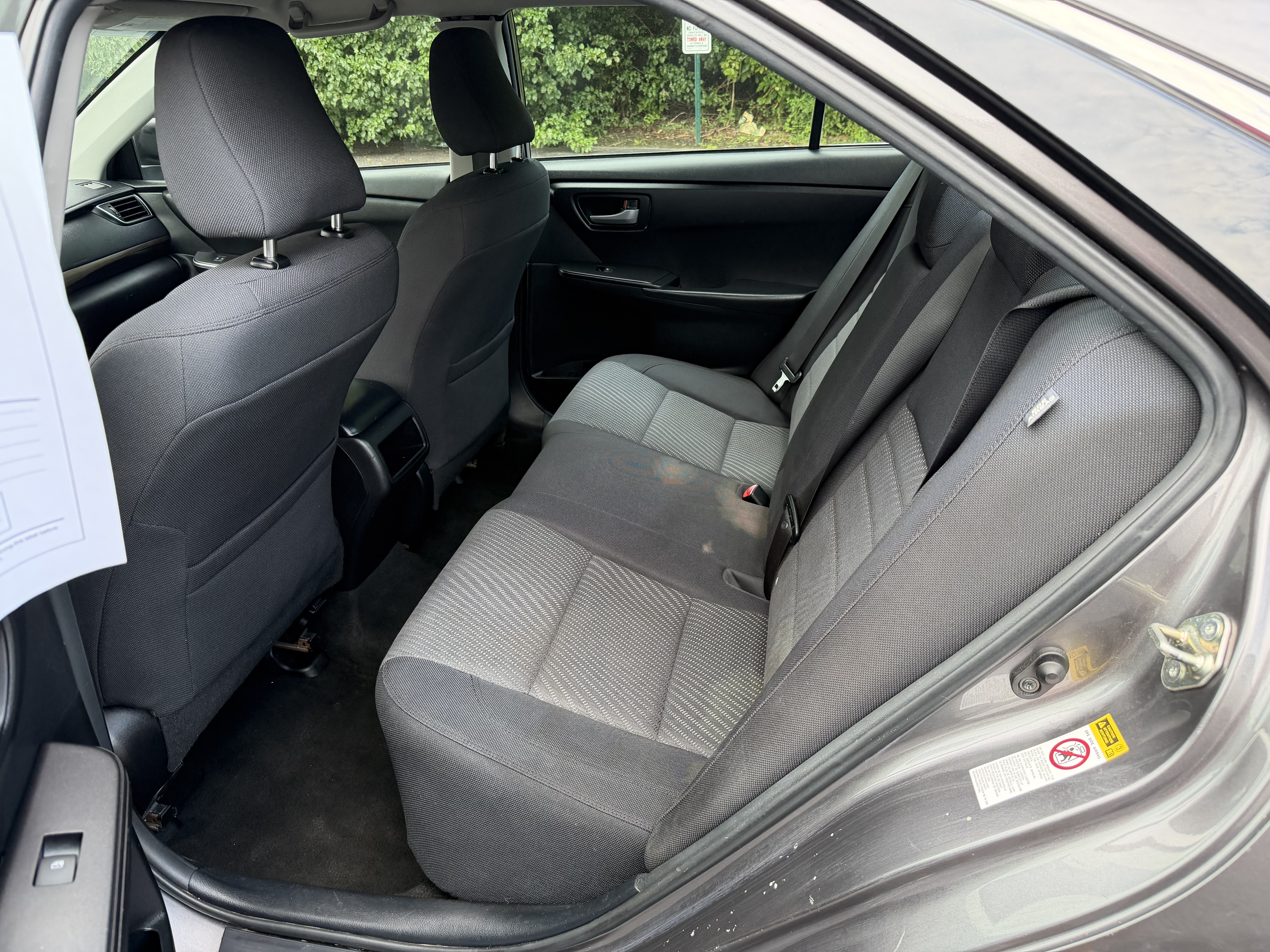2015 Toyota Camry LE - Photo 10