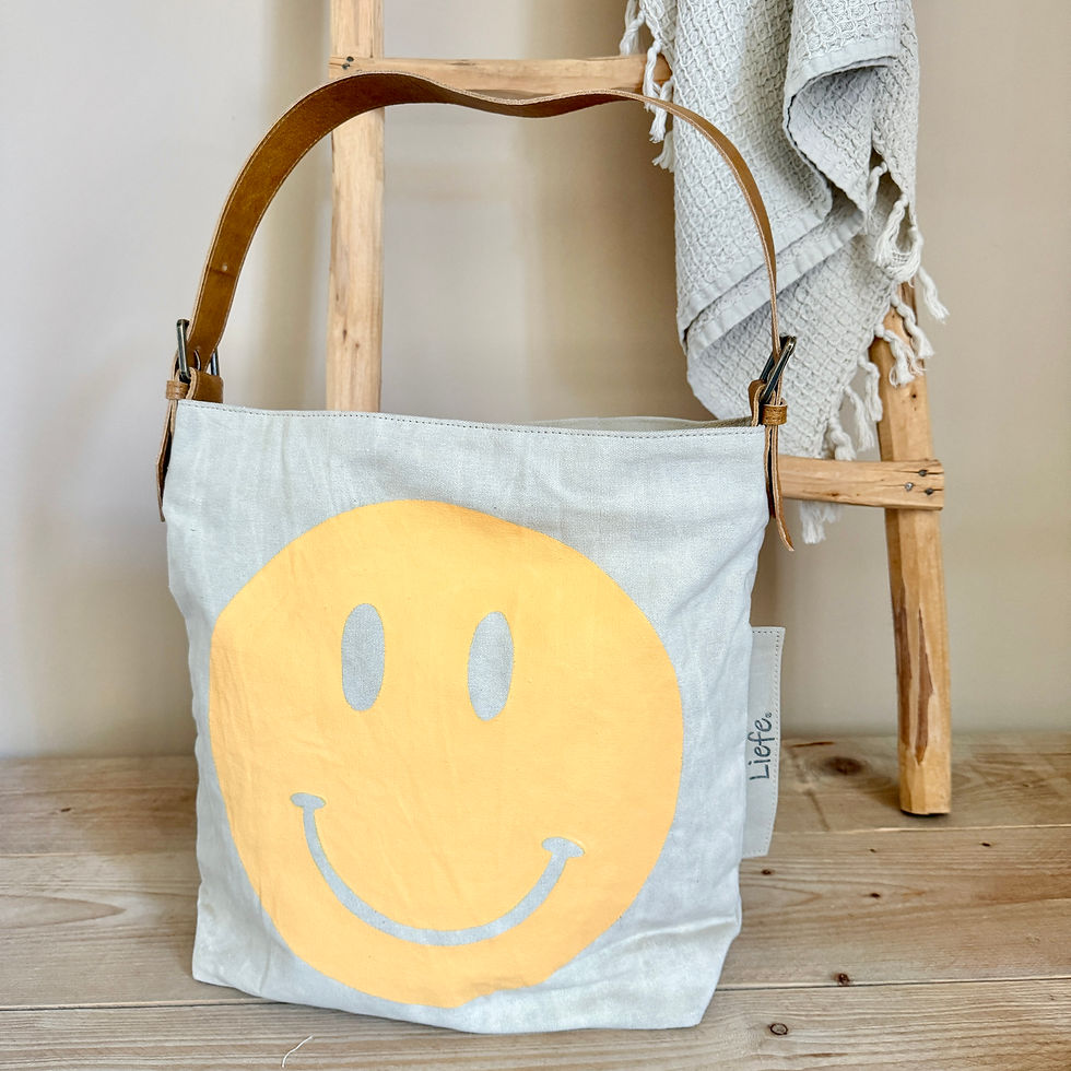Thumbnail: BuckleBag - Smiley