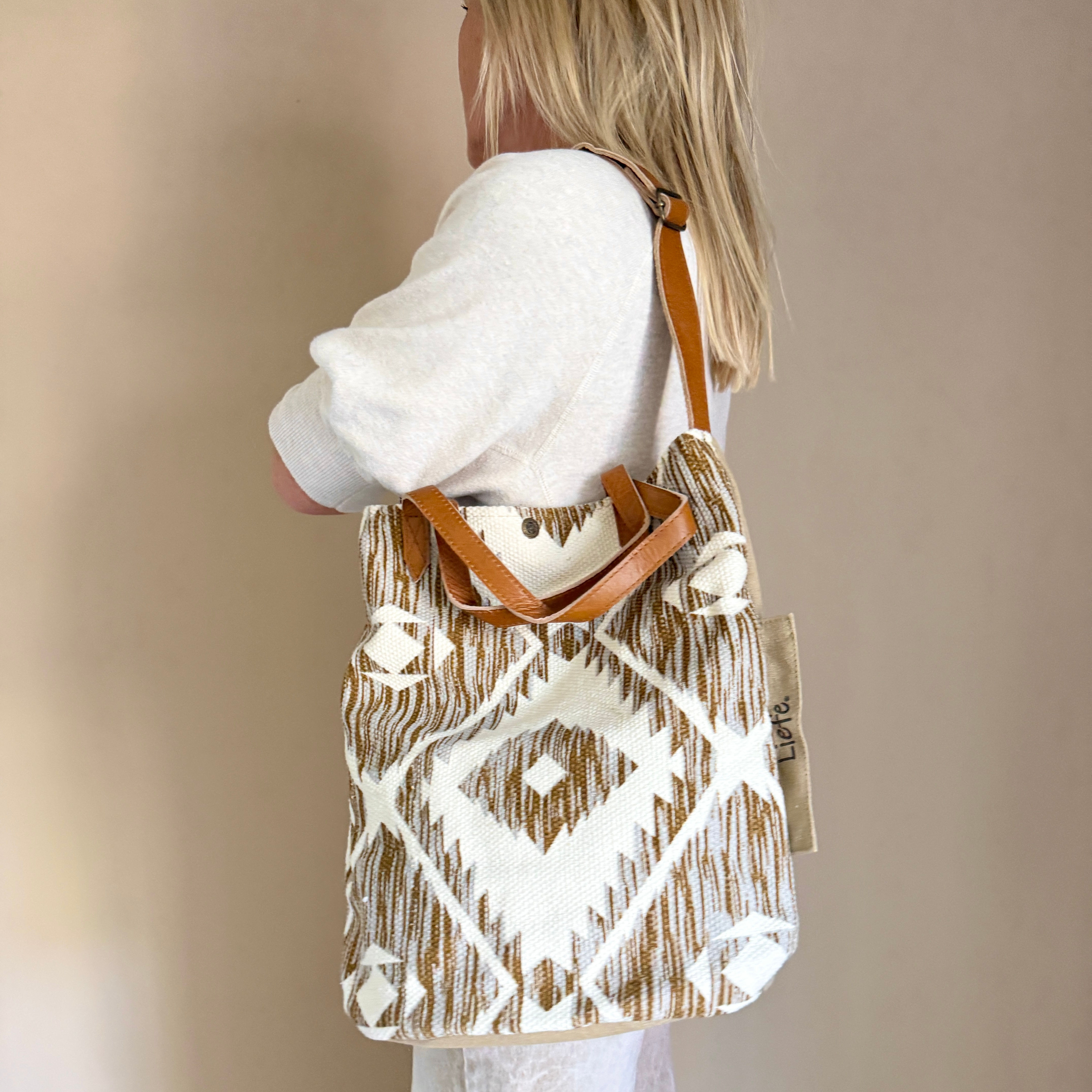 Aztek BucketBag
