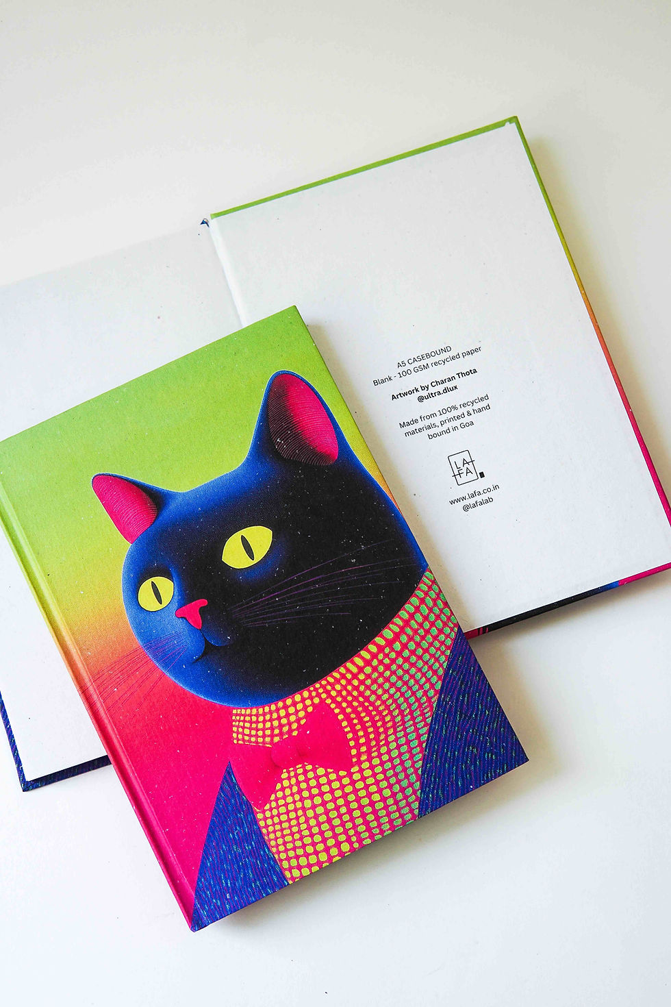 Thumbnail: ULTRA DLUX - Cats | CASEBOUND Books - A5