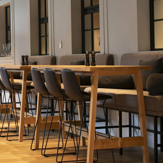 Hinsche GastroDesign – Von der Kantine bis zum Restaurant: Tisch- und Stuhlkonzepte für unterschiedliche Gastronomiebereiche
