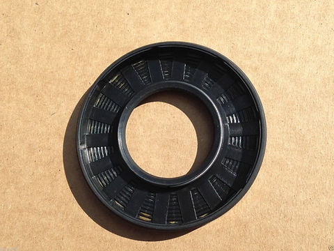 DE18700 Replacement Input Seal for John Deere Gearbox, Fits MX5