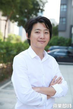 儘管事業成功，小傅仍保有赤子之心和謙和的態度。陳恒芳攝