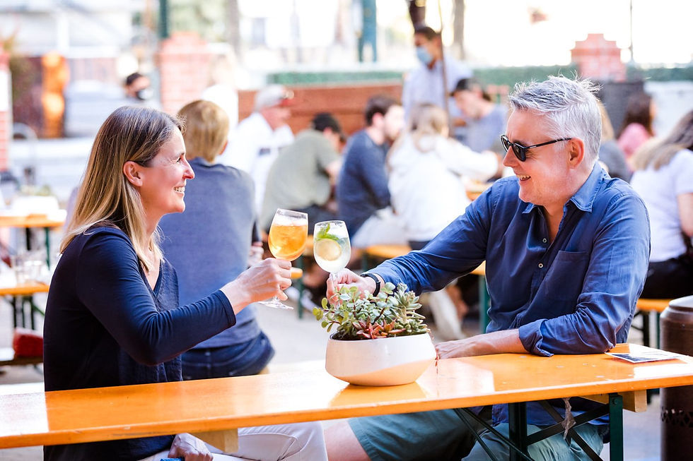 hero-couple_drinking