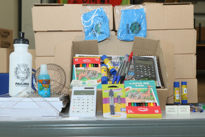 Prefeitura inicia distribuição de material escolar para alunos da rede municipal
