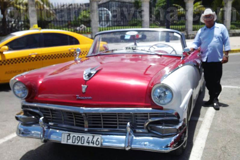 Ford Fairline Sunliner 1956