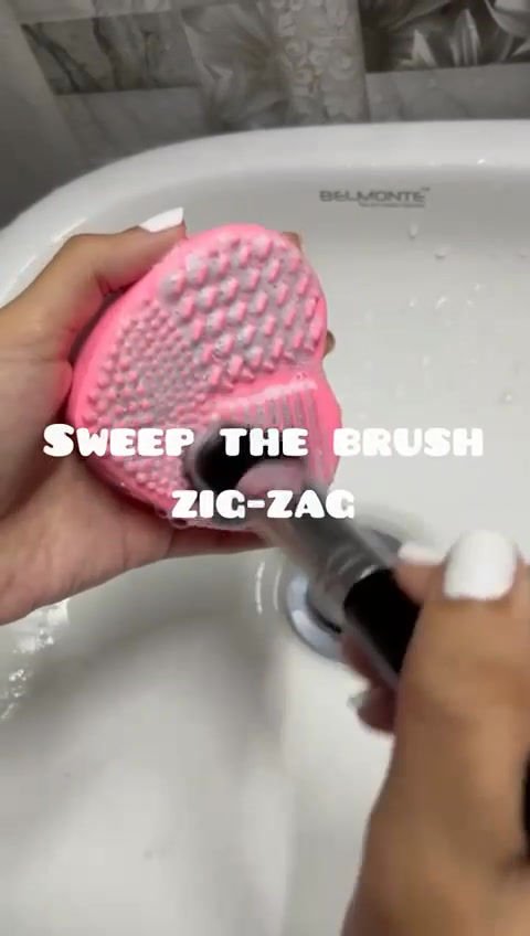 Thumbnail: Big Silicone Makeup Brush Cleaning Mat
