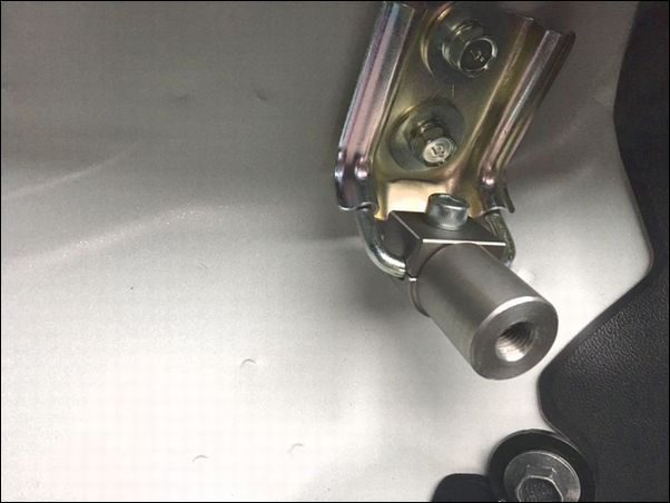 サムネイル： 汎用！４点式 シートベルト 肩ベルト 取り付け FIX用 ブラケット アンカー ( アイボルト付き )