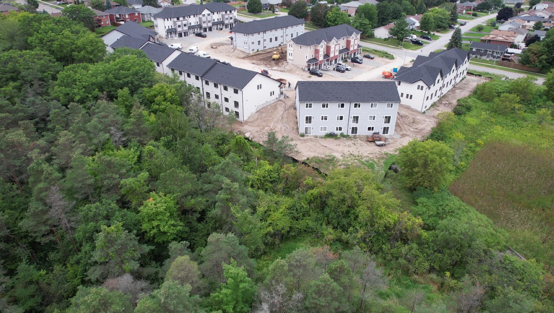 Pent Towns — 36 luxury townhomes at 40 Thompson Rd W, Penetanguishene, Ontario