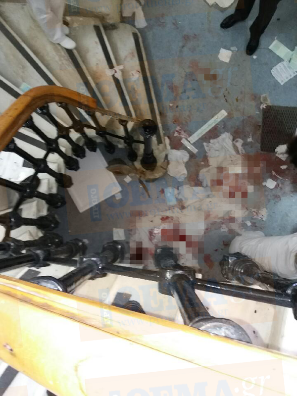 Ατύχημα στο «Ελπίς»: Κανείς δεν μου λέει πώς έπεσε ο γιος μου από τις σκάλες.