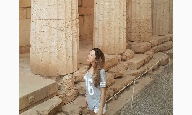 Η Αποστολία Ζώη στον ναό του Απόλλωνα