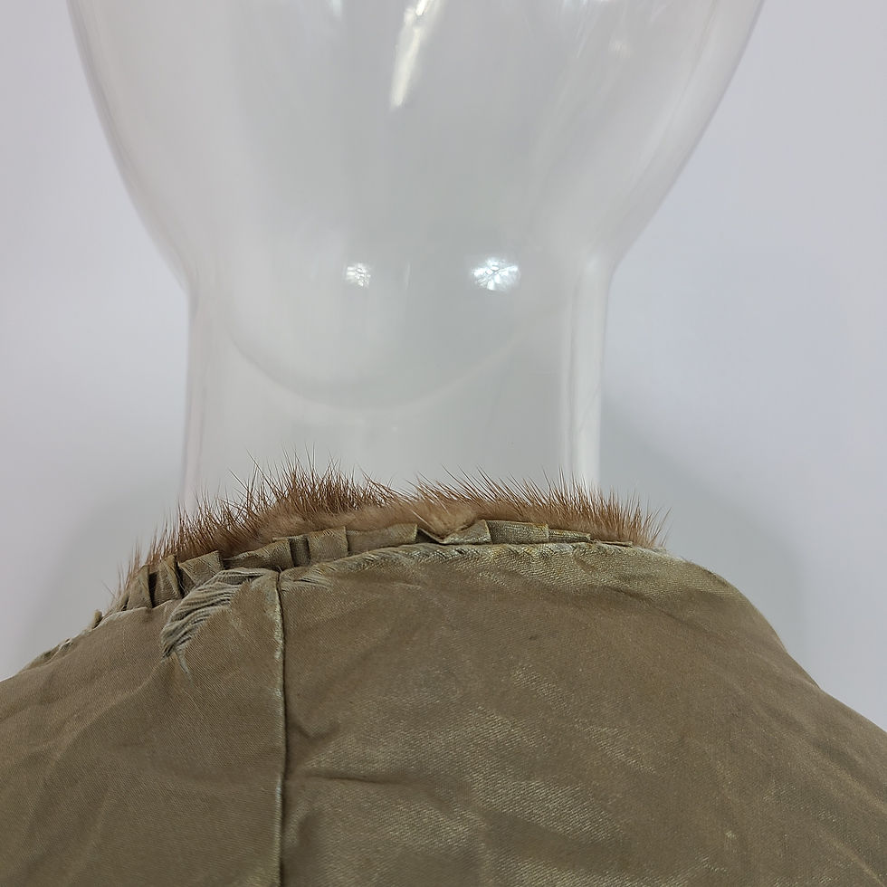 Thumbnail: Honey Blonde Mink Stole