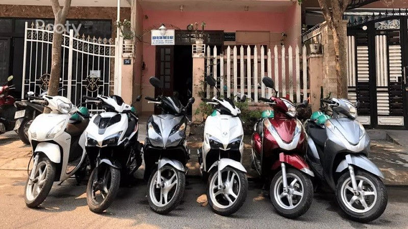 Mid-tier scooters