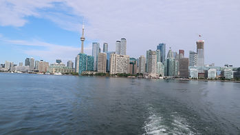 Ciudad de Toronto desde el Lago rumbo a las Islas de Toronto