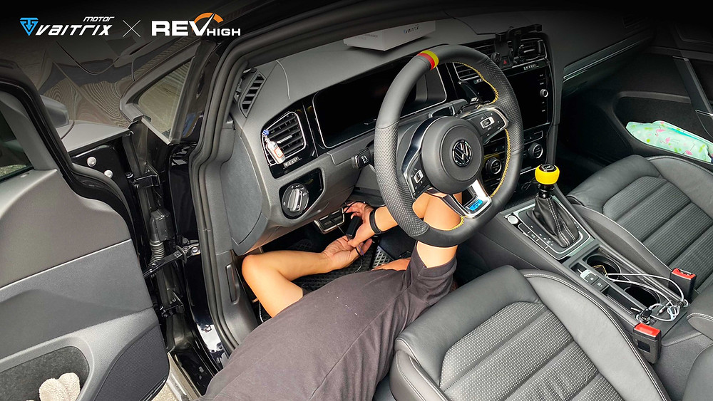來自澳洲的汽車改裝品牌VAITRIX麥翠斯有最廣泛的車種適用產品,含汽油、柴油、油電混合車專用電子油門控制加速器,搭配外掛晶片及內寫,高品質且無後遺症之動力提升,也可由專屬藍芽App–AirForce GO切換一階、二階、三階ECU模式。外掛晶片及電子油門控制器不影響原車引擎保固,搭配不眩光儀錶,提升馬力同時監控愛車狀況。另有馬力提升專用水噴射可程式電腦及套件,改裝愛車不傷車。適用品牌車款: Audi奧迪、BMW寶馬、Porsche保時捷、Benz賓士、Honda本田、Toyota豐田、Mitsubishi三菱、Mazda馬自達、Nissan日產、Subaru速霸陸、VW福斯、Volvo富豪、Luxgen納智捷、Ford福特、Hyundai現代、Skoda斯柯達、Mini; Altis、CRV、CHR、Kicks、Cla45、Focus mk4、Sienta 、Camry、Golf GTI、Polo、Kuga、Tiida、U7、Rav4、Odyssey、Santa Fe新土匪、C63s、Lancer Fortis、Elantra Sport、Auris、Mini R56、ST LINE、535i、Tiguan...等。