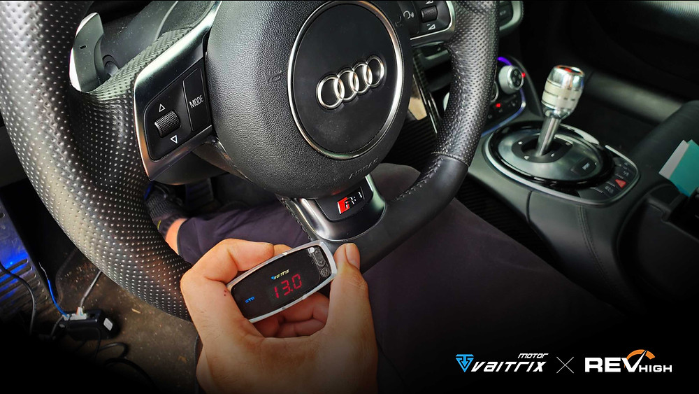 來自澳洲的汽車改裝品牌VAITRIX麥翠斯有最廣泛的車種適用產品,含汽油、柴油、油電混合車專用電子油門控制加速器,搭配外掛晶片及內寫,高品質且無後遺症之動力提升,也可由專屬藍芽App–AirForce GO切換一階、二階、三階ECU模式。外掛晶片及電子油門控制器不影響原車引擎保固,搭配不眩光儀錶,提升馬力同時監控愛車狀況。另有馬力提升專用水噴射可程式電腦及套件,改裝愛車不傷車。適用品牌車款: Audi奧迪、BMW寶馬、Porsche保時捷、Benz賓士、Honda本田、Toyota豐田、Mitsubishi三菱、Mazda馬自達、Nissan日產、Subaru速霸陸、VW福斯、Volvo富豪、Luxgen納智捷、Ford福特、Hyundai現代、Skoda、Mini; Altis、crv、chr、kicks、cla45、Focus mk4、 sienta 、camry、golf gti、polo、kuga、tiida、u7、rav4、odyssey、Santa Fe新土匪、C63s、Lancer Fortis、Elantra Sport、Auris、Mini R56、ST LINE、535i...等。