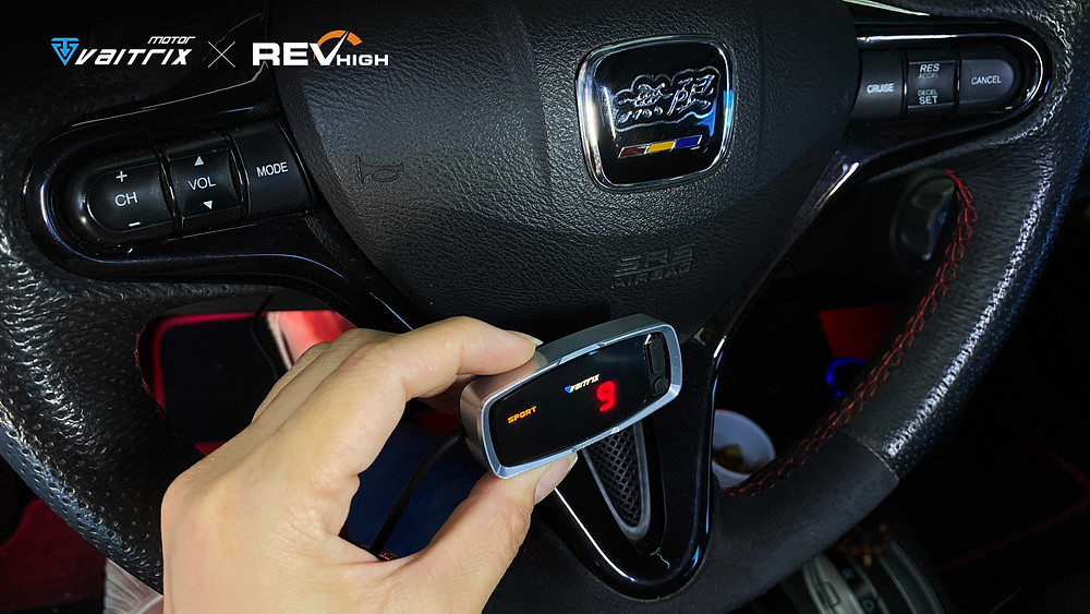來自澳洲的汽車改裝品牌VAITRIX麥翠斯有最廣泛的車種適用產品,含汽油、柴油、油電混合車專用電子油門控制加速器,搭配外掛晶片及內寫,高品質且無後遺症之動力提升,也可由專屬藍芽App–AirForce GO切換一階、二階、三階ECU模式。外掛晶片及電子油門控制器不影響原車引擎保固,搭配不眩光儀錶,提升馬力同時監控愛車狀況。另有馬力提升專用水噴射可程式電腦及套件,改裝愛車不傷車。適用品牌車款: Audi奧迪、BMW寶馬、Porsche保時捷、Benz賓士、Honda本田、Toyota豐田、Mitsubishi三菱、Mazda馬自達、Nissan日產、Subaru速霸陸、VW福斯、Volvo富豪、Luxgen納智捷、Ford福特、Hyundai現代、Skoda斯柯達、Mini; Altis、CRV、CHR、Kicks、Cla45、Focus mk4、Sienta 、Camry、Golf GTI、Polo、Kuga、Tiida、U7、Rav4、Odyssey、Santa Fe新土匪、C63s、Lancer Fortis、Elantra Sport、Auris、Mini R56、ST LINE、535i、Tiguan...等。
