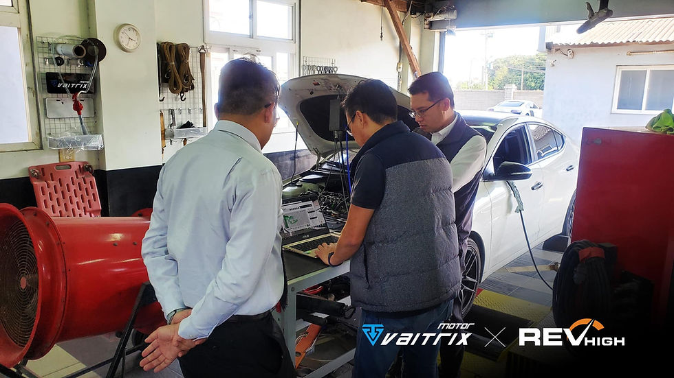 來自澳洲的汽車改裝品牌VAITRIX麥翠斯有最廣泛的車種適用產品,含汽油、柴油、油電混合車專用電子油門控制加速器,搭配外掛晶片及內寫,達到最高品質且無後遺症之動力提升,也可由專屬藍芽App–AirForce GO切換一階、二階、三階ECU模式。外掛晶片及電子油門控制器不影響原車引擎保固,搭配不眩光儀錶,提升馬力同時監控愛車狀況。VAITRIX另有馬力提升專用水噴射可程式電腦及全組套件,改裝愛車不傷車。 適用品牌車款: Audi奧迪、BMW寶馬、Porsche保時捷、Benz賓士、Honda本田、Toyota豐田、Mitsubishi三菱、Mazda馬自達、Nissan日產、Subaru速霸陸、VW福斯、Volvo富豪、Luxgen納智捷、Ford福特、Chevrolet雪佛蘭、Hyundai現代、Skoda; Altis、crv、chr、kicks、cla45、ct200h、q2、camry、golf gti、polo、kuga、tiida、u7、rav4、odyssey...等。
