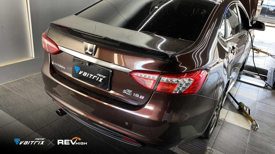 來自澳洲的汽車改裝品牌VAITRIX麥翠斯有最廣泛的車種適用產品,含汽油、柴油、油電混合車專用電子油門控制加速器,搭配外掛晶片及內寫,高品質且無後遺症之動力提升,也可由專屬藍芽App–AirForce GO切換一階、二階、三階ECU模式。外掛晶片及電子油門控制器不影響原車引擎保固,搭配不眩光儀錶,提升馬力同時監控愛車狀況。另有馬力提升專用水噴射可程式電腦及套件,改裝愛車不傷車。適用品牌車款: Audi奧迪、BMW寶馬、Porsche保時捷、Benz賓士、Honda本田、Toyota豐田、Mitsubishi三菱、Mazda馬自達、Nissan日產、Subaru速霸陸、VW福斯、Volvo富豪、Luxgen納智捷、Ford福特、Hyundai現代、Skoda斯柯達、Mini; Altis、CRV、CHR、Kicks、Cla45、Focus mk4、Sienta 、Camry、Golf GTI、Polo、Kuga、Tiida、U7、Rav4、Odyssey、Santa Fe新土匪、C63s、Lancer Fortis、Elantra Sport、Auris、Mini R56、ST LINE、535i、Tiguan...等。