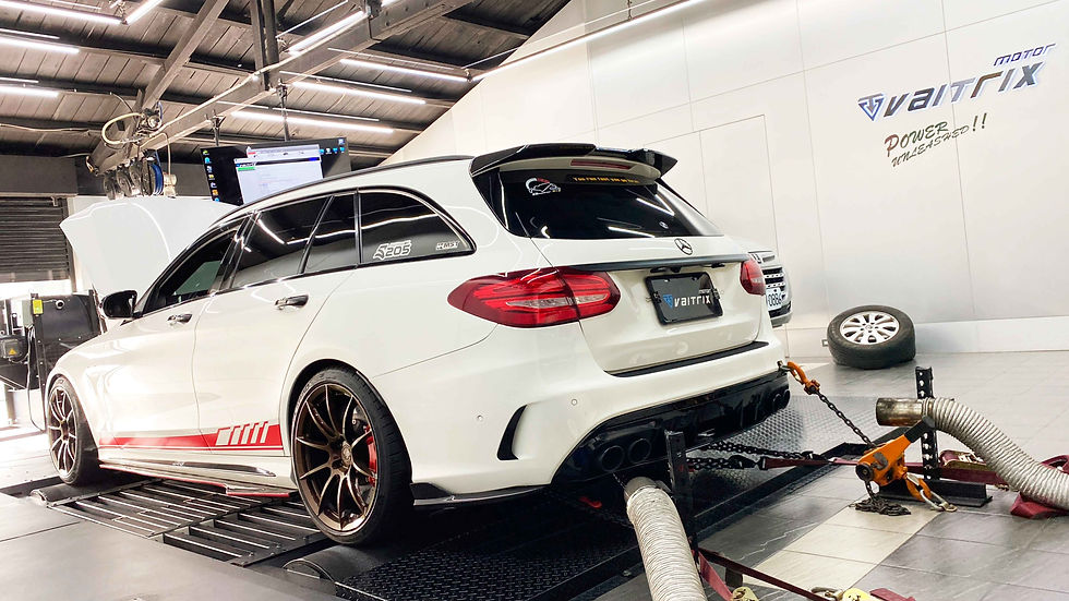 來自澳洲的汽車改裝品牌VAITRIX麥翠斯有最廣泛的車種適用產品,含汽油、柴油、油電混合車專用電子油門控制加速器,還能搭配外掛晶片及內寫,高品質且無後遺症之動力提升。外掛晶片可以選配由專屬藍芽App–AirForce GO切換一階、二階、三階ECU模式。 外掛晶片及電子油門控制器不影響原車引擎保固。搭配VAITRIX不眩光儀錶,渦輪壓力/水溫/油溫等應有盡有,使用原廠感知器對接,數據呈現100%正解,提升馬力同時監控愛車狀況。 最佳性能提升就選擇專用水噴電腦及套件,降溫效果最好,性能穩定提升,正確使用動力加倍不傷引擎。 在VAITRIX動力升級,完整實現客製化調校,根據車況、已改裝硬體與客戶需求調整程式。搭配馬力機驗證與HP TUNERS數據流,讓改裝沒有後顧之憂! 適用品牌車款: Audi奧迪、BMW寶馬、Porsche保時捷、Benz賓士、Honda本田、Toyota豐田、Mitsubishi三菱、Mazda馬自達、Nissan日產、Subaru速霸陸、VW福斯、Volvo富豪、Luxgen納智捷、Ford福特、Hyundai現代、Skoda速可達、Mini、MG; Altis、crv、chr、kicks、cla45、Focus mk4、 sienta 、camry、golf gti、golf 8、polo、kuga、rav4、odyssey、Santa Fe新土匪、C63s、Elantra Sport、Auris、Mini R56、540i、G63、RS6、RS7、M8、330i、E63、S63、HS、A180、Kamiq、Kodiaq、X3、Macan、Q3...等。 Truck卡車: Mitsubishi Fuso三菱扶桑、Hino日野、DAF達富、IVECO威凱、ISUZU五十鈴、SCANIA斯堪尼亞; Canter堅達、Fighter、Super Great、300 系、700系、CF85、LF45、LF55、L系、G系、R系、S系、Daily、Eurocargo、NQR、NPR、NMR、NRR Motor重機: BMW寶馬、Ducati杜卡迪、Honda本田、Yamaha山葉、Aprilia阿普利亞、KTM、Husqvarna胡斯瓦那、Kawasaki川崎、Suzuki鈴木; S1000RR、S1000R、R1200GS、R9T、R1200GS、Scrambler、Monster、Panigale、Streetfighter、Supersport、Superbike、XDiavel、Hypermotard、RSV、SMC、Supermoto、Ninja、ZX-12R、ZX-6R、T-Max、Tenere、MT、Hayabusa、V-Strom、GSX-S1000