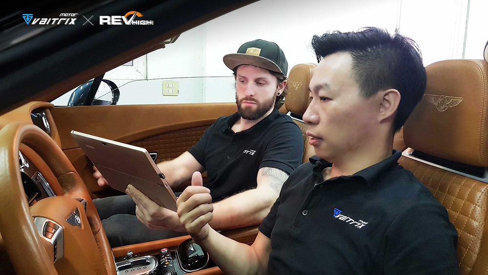 來自澳洲的汽車改裝品牌VAITRIX麥翠斯有最廣泛的車種適用產品,含汽油、柴油、油電混合車專用電子油門控制加速器,搭配外掛晶片及內寫,高品質且無後遺症之動力提升,也可由專屬藍芽App–AirForce GO切換一階、二階、三階ECU模式。外掛晶片及電子油門控制器不影響原車引擎保固,搭配不眩光儀錶,提升馬力同時監控愛車狀況。另有馬力提升專用水噴射可程式電腦及套件,改裝愛車不傷車。適用品牌車款: Audi奧迪、BMW寶馬、Porsche保時捷、Benz賓士、Honda本田、Toyota豐田、Mitsubishi三菱、Mazda馬自達、Nissan日產、Subaru速霸陸、VW福斯、Volvo富豪、Luxgen納智捷、Ford福特、Hyundai現代、Skoda斯柯達、Mini; Altis、CRV、CHR、Kicks、Cla45、Focus mk4、Sienta 、Camry、Golf GTI、Polo、Kuga、Tiida、U7、Rav4、Odyssey、Santa Fe新土匪、C63s、Lancer Fortis、Elantra Sport、Auris、Mini R56、ST LINE、535i、Tiguan...等。