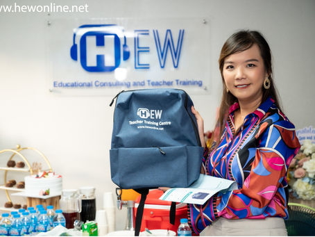 HEW tặng ba lô hàng loạt cho các khóa khai giảng từ 01.08