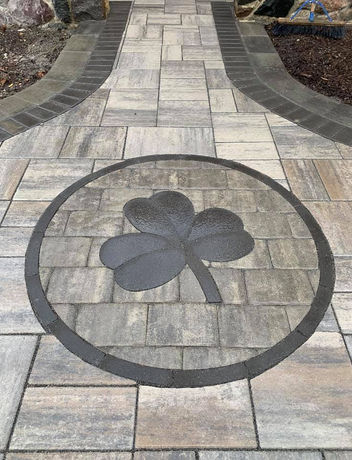 shamrock inlay
custom patio design
custom shamrock pavers