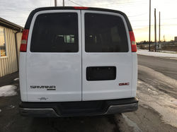 2009 GMC Savana 2500 8 passenger Van