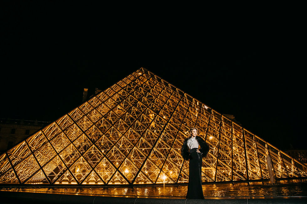 Paris-winter-photoshoot-model-standing-with-pyramides