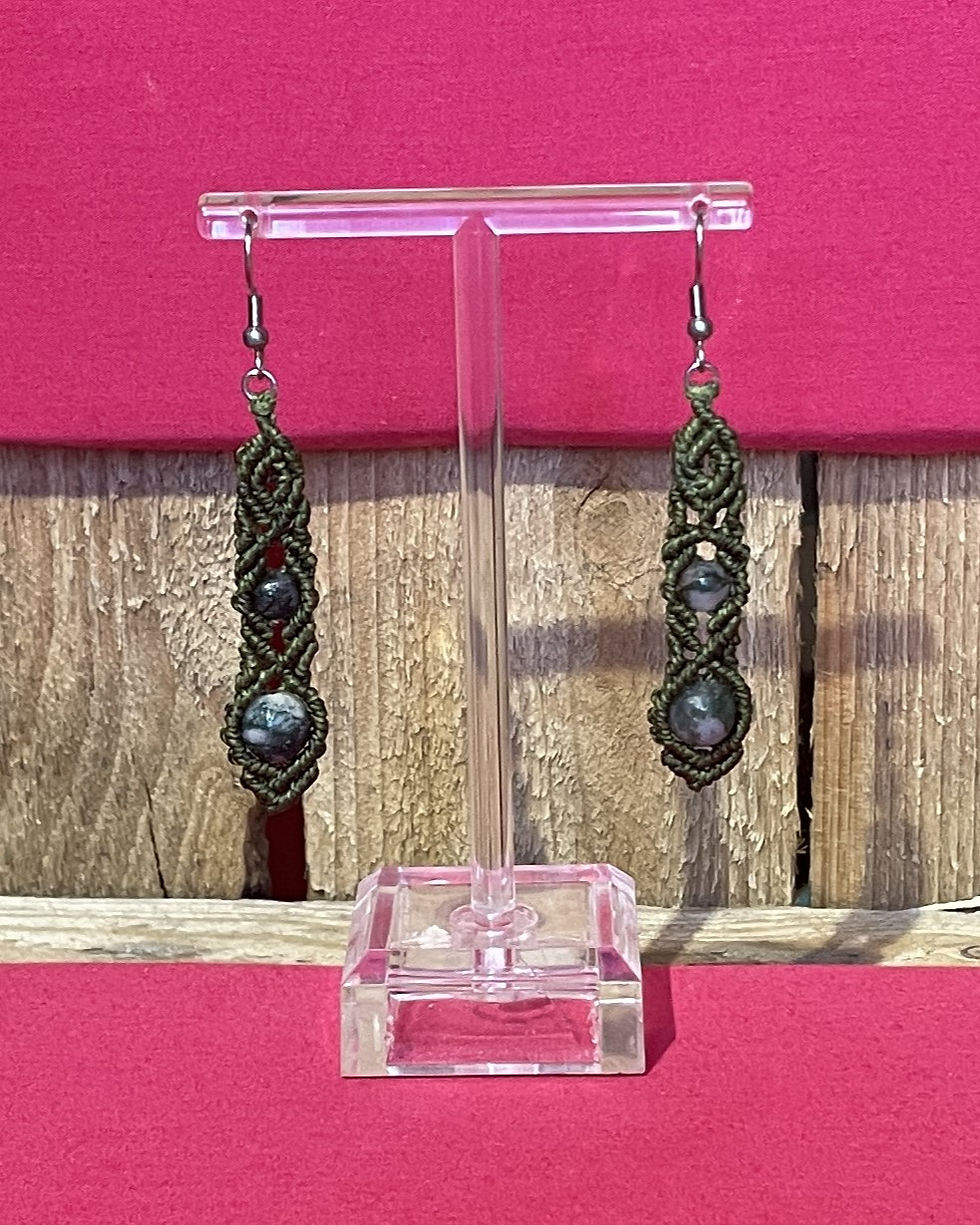 Miniature : Entrelacs Sacrés – Agathe Mousse- Micro Macramé-Bracelet - Boucles d'oreille- Atelier Arti'Zen