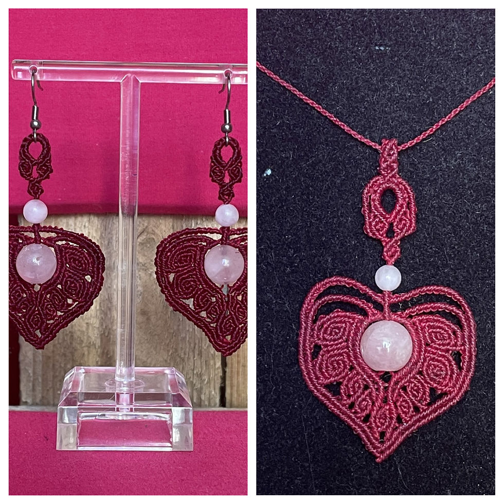 Tendresse” – Pendentif & Boucles d’oreilles en micro-macramé et Quartz rose - Atelier Arti'Zen