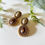 Miniature : Boucles d’oreilles ornementales brun et or 