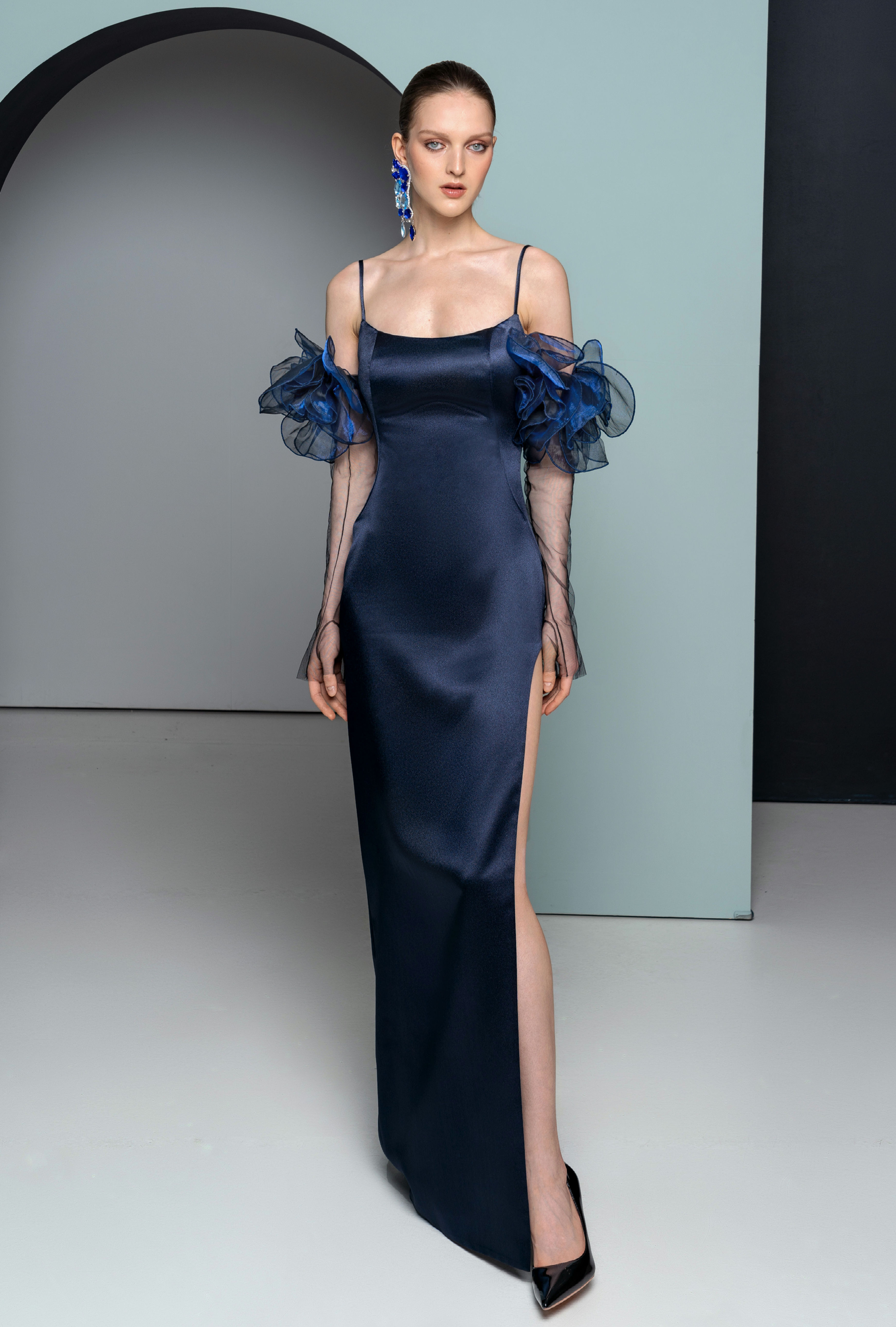 Вечернее платье с рукавами Papilio 0938