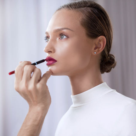 ASK A PRO | Business Manager/Makeup Artist