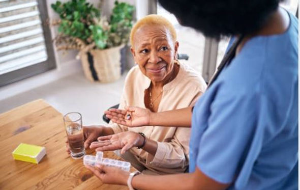 pill reminder nurse.JPG