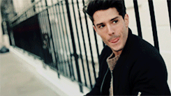 tumblr_inline_oi52dk0Xnx1slfjc1_250.gif.