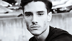 tumblr_inline_nz65phl3IO1rll3ru_250.gif.