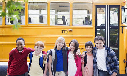 Bus scolaire et enfants