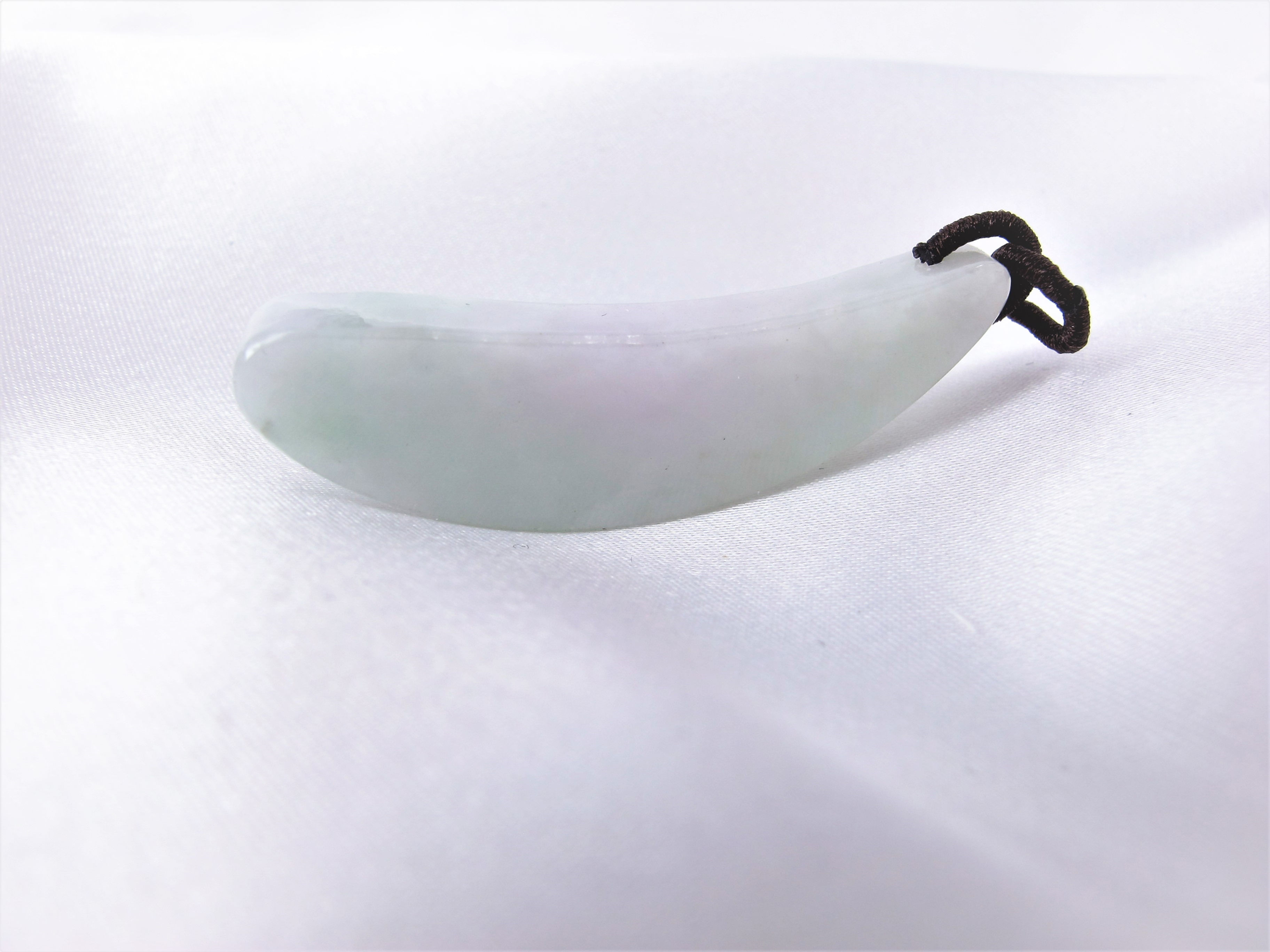 JCj 210P Jade 翡翠 "Petal" Pendant