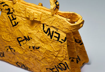 chinglish-wang-fendi-Peekaboo-brands-sculpture-王九思-03.jpg