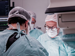 A endarterectomia pulmonar exige precisão absoluta e profundo conhecimento da anatomia vascular. No AoCor, toda a nossa experiência em cirurgias cardiovasculares e na Aorta em toda a sua extensão — do coração até os ramos pulmonares — é fundamental para garantir um procedimento seguro e eficaz.