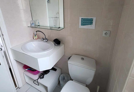 Avant / Apres rénovation salle d'eau Clé d'or Saint-Malo