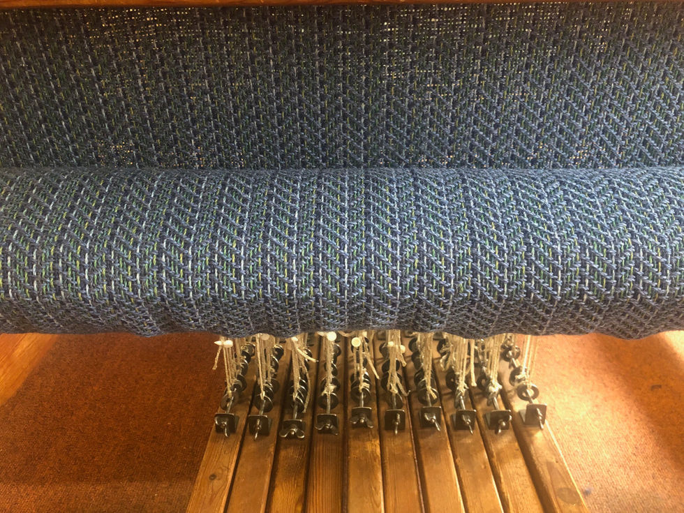 The cloth beam fills
