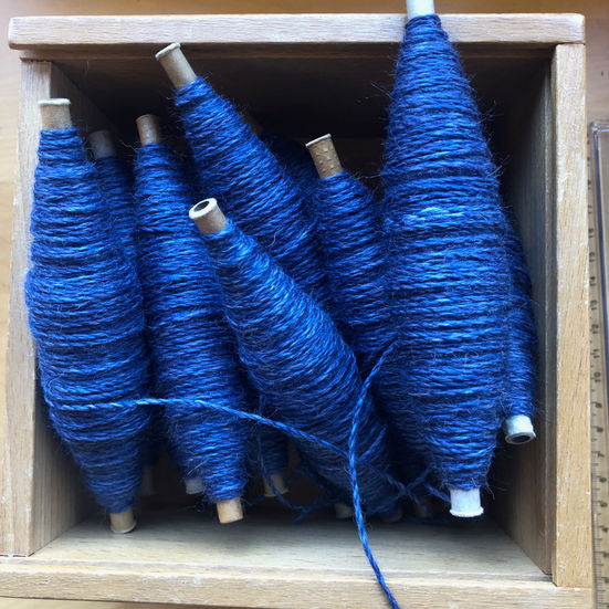 The weft yarn.