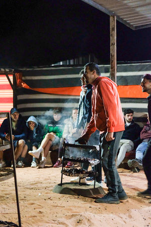 Traditional way to cook as a Bedouin in the desert