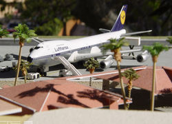 Lufthansa 747-230B